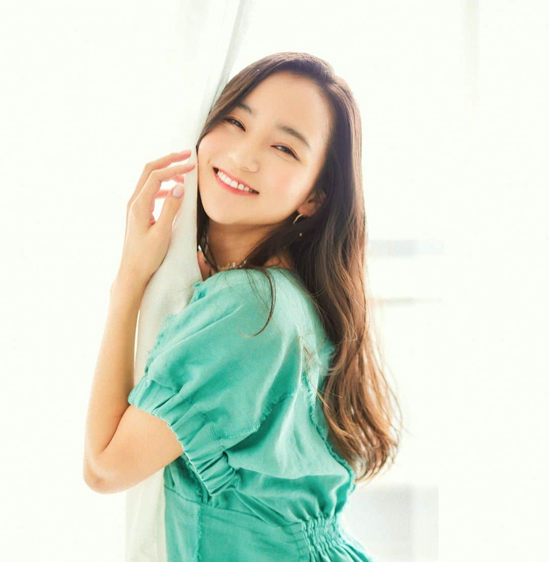 遠藤瞳のインスタグラム：「📣出演のお知らせ📣 はごろもフーズ シャキッと！コーン CMに 出演しています🌽✨ 美味しい香りが漂う🤤、 エネルギー溢れる現場でした！ 楽しい音楽に合わせて ハッピーに撮影に挑めました☘️ ありがとうございました😌 是非美味しい〝バタコ″召し上がってくださいね🌽❤️ CM動画は🔎はごろもフーズ で検索、 もしくはプロフィールトップにある 私のブログリンクからご覧ください💁‍♀️」