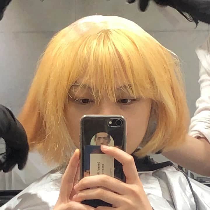 上原実矩のインスタグラム：「まだわがままを聞いてもらう #毛量過多健康角皮」