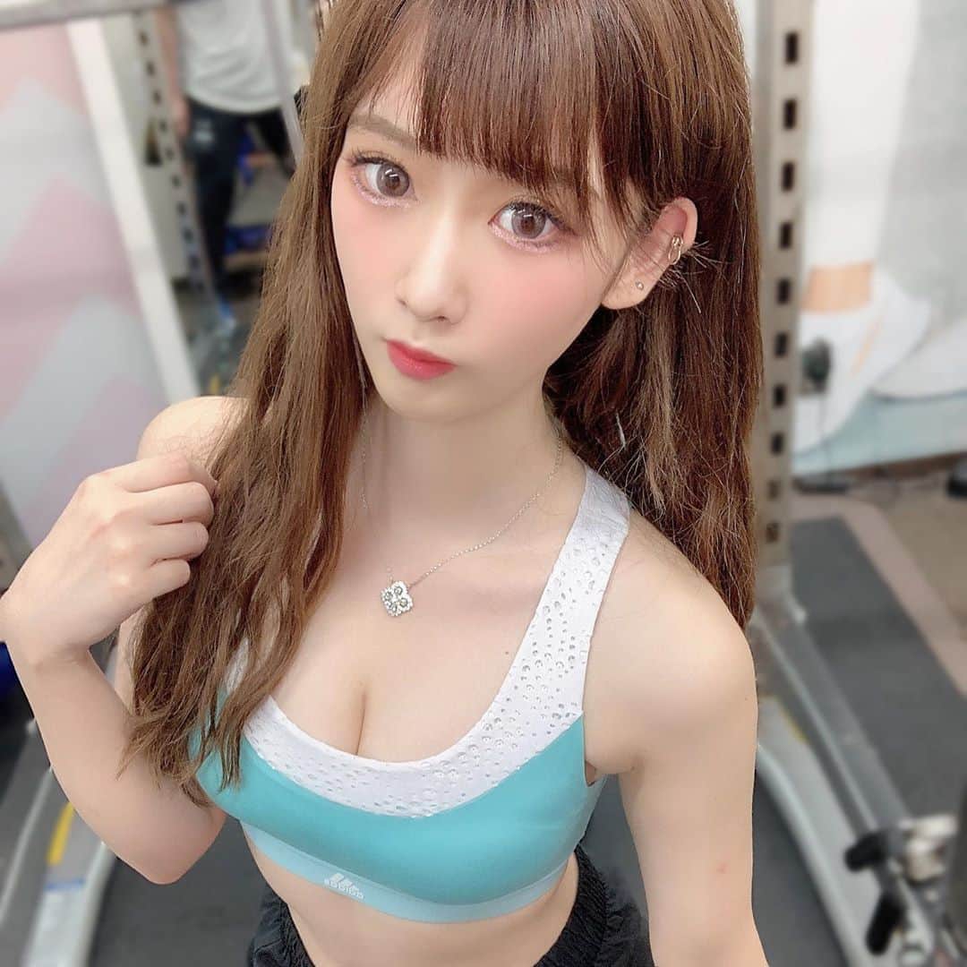 のインスタグラム：「・ ・ 先日、パーソナルトレーニングに行ってきたよ！ 脚痩せを中心のメニューでしっかり教わってきた😳 自宅でも出来るトレーニングを教わったので しっかり家でもトレーニングしてる✨！！ パーソナルトレーニング一回やってみたいなって子は クーポンコード 【bc_yumero】で 3000円引きになるので興味ある子は是非行ってみて🌈 @b_concept_japan  @b_concept_tokyo_kanto ・ #ジム女子 #パーソナルトレーニング #美ボディ」