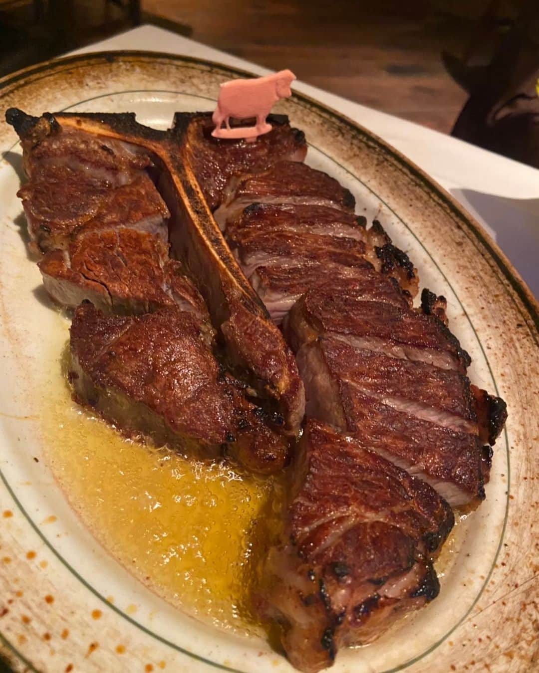 朝桐光さんのインスタグラム写真 - (朝桐光Instagram)「ウルフギャング❤️ 大好き✨🥰✨ 食べたいなぁ🎶🎶🎶 #六本木#ウルフギャング#肉#ステーキ#Tボーンステーキ#グルメ#肉食」9月14日 21時49分 - akari_asagiri