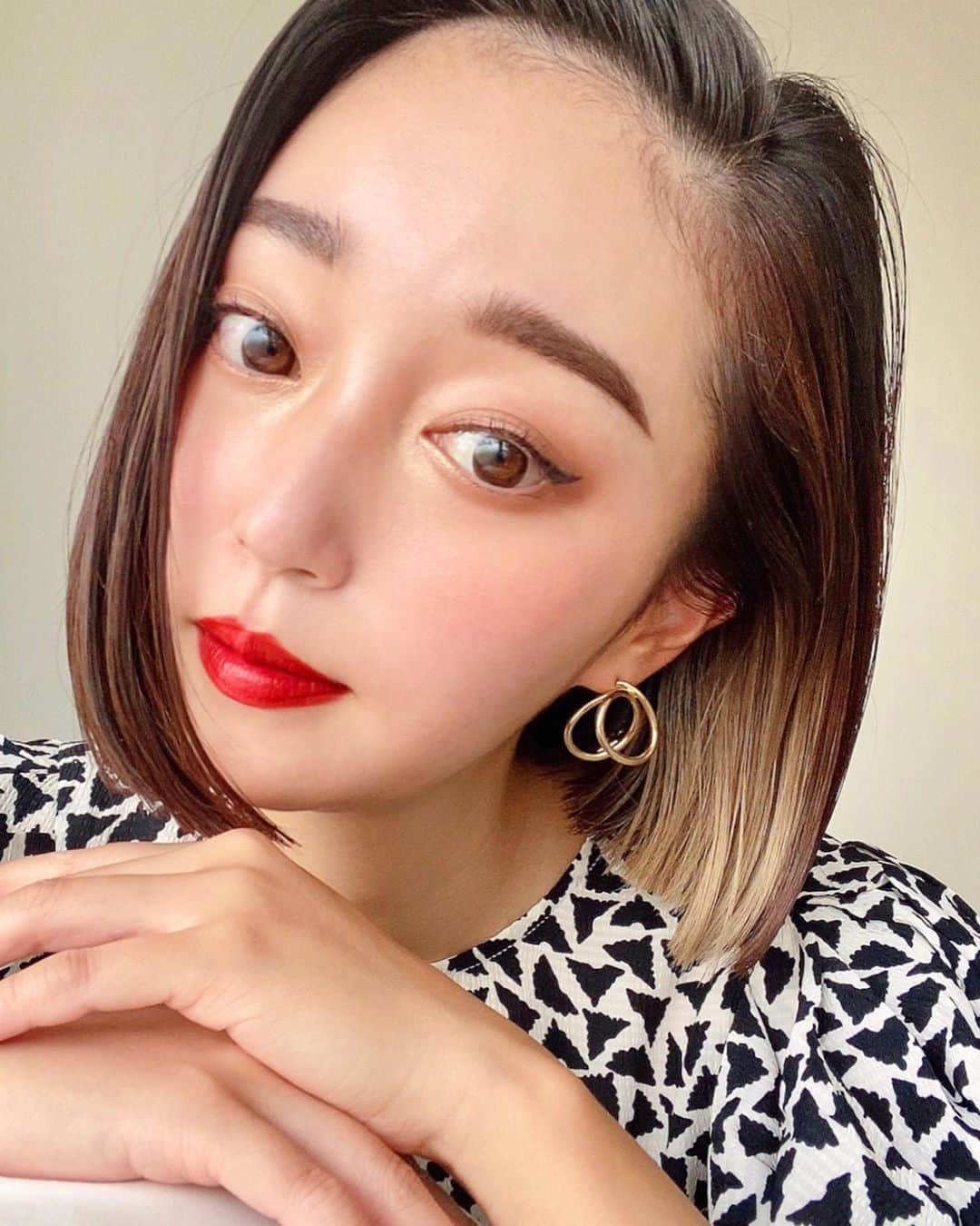 梅谷安里さんのインスタグラム写真 - (梅谷安里Instagram)「LOFTのコスメフェスで ハーブガーデンから新しくヘアバームが出てたの🌿 これ1つでツヤのあるスタイリングに❤️ とにかく良い香りなの🤤 ハンドやリップにも使えるし、練り香水にもなるよ🌿 ストーリーからサイトに飛べるので ぜひcheckしてみてね✔️ #beauty#hair #ハーブガーデンヘアバーム #ハーブガーデン  #ヘアケア#ロフト  #ロフトのコスフェス #スタイリング #PR」9月14日 22時02分 - anriworld