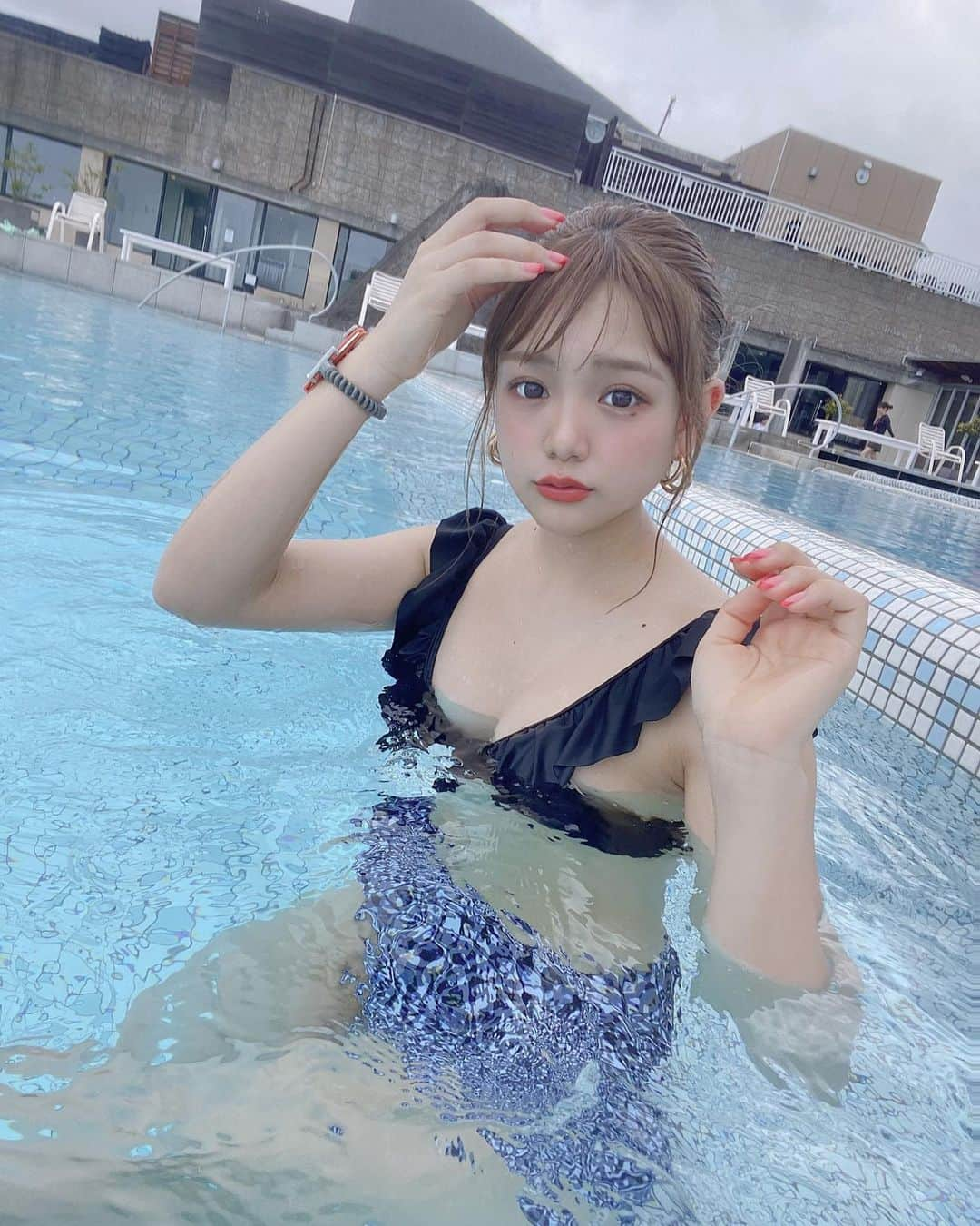 古澤里紗さんのインスタグラム写真 - (古澤里紗Instagram)「夏の思い出~🍧 . . . 今年は水着着ないかなって思ってたけど 最後の最後に着れた👙🌀 来年は、海とかも行きたいな😌 . . 今見るとなんか寒い？😂笑 でも、温水だったから入ってるときは寒くなかったよ！！！ . . .」9月14日 22時03分 - fuuuuu_ri