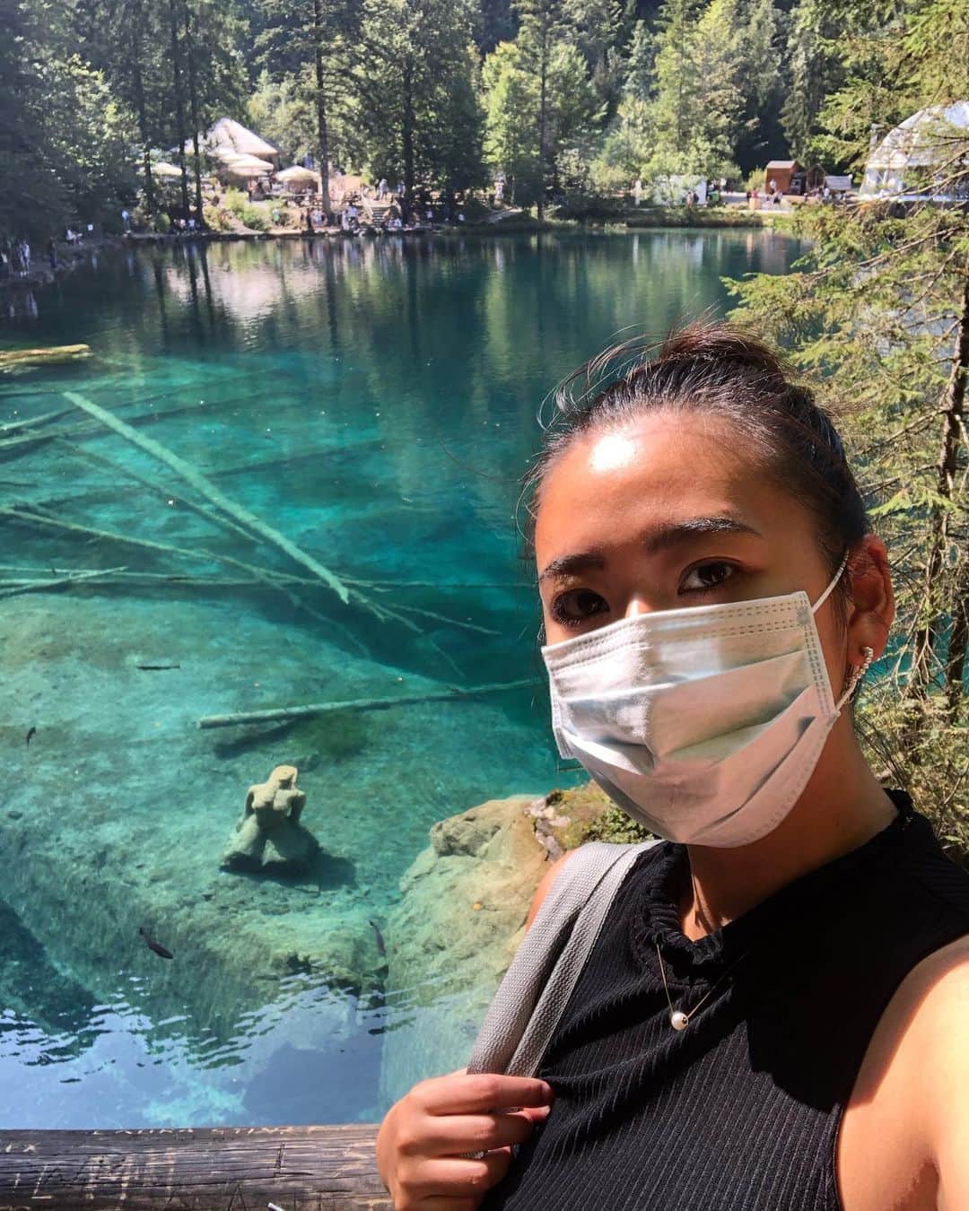 西田有沙さんのインスタグラム写真 - (西田有沙Instagram)「信じられないくらい美しい色の湖🥺❤️加工なしです✨#絶景スポット　#世界の絶景　#スイス　#海外生活」9月14日 22時25分 - arisa_nishida
