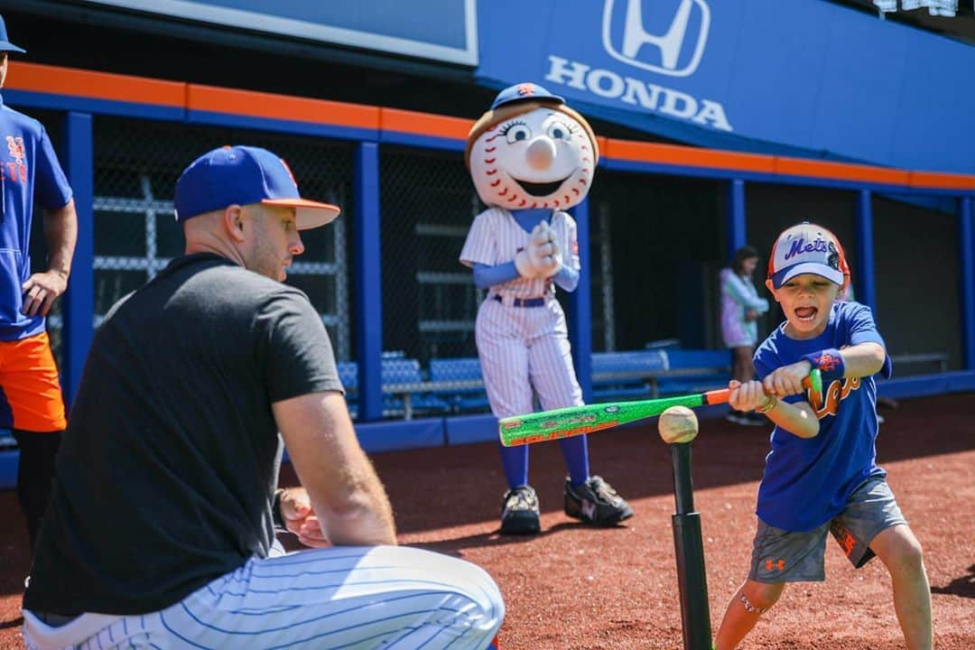 ニューヨーク・メッツさんのインスタグラム写真 - (ニューヨーク・メッツInstagram)「Throw-back to last year's #ConfortoCares outing with future stars from @Cohen_Childrens! 🤞We see you soon! 💙🧡#TogetherWeAmaze #PediatricCancerAwareness #LGM」9月14日 22時36分 - mets