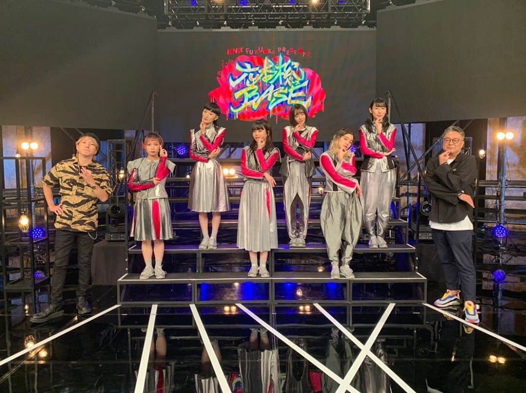 栗田善太郎のインスタグラム：「先日の土曜日 NHK福岡で担当しているラジオ番組『六本松サテライト』の兄弟番組『六本松ベース』の公開収録でした。 BiSHを迎えて初の試み。 NHK福岡の本気がヤバくて、松隈くんと興奮しまくりでした。 九州沖縄地区で来月10月9日金曜日22時45分から総合TVでOAです！ 宜しくお願いします。  #bish  #nhk福岡  #六本松サテライト  #六本松ベース」
