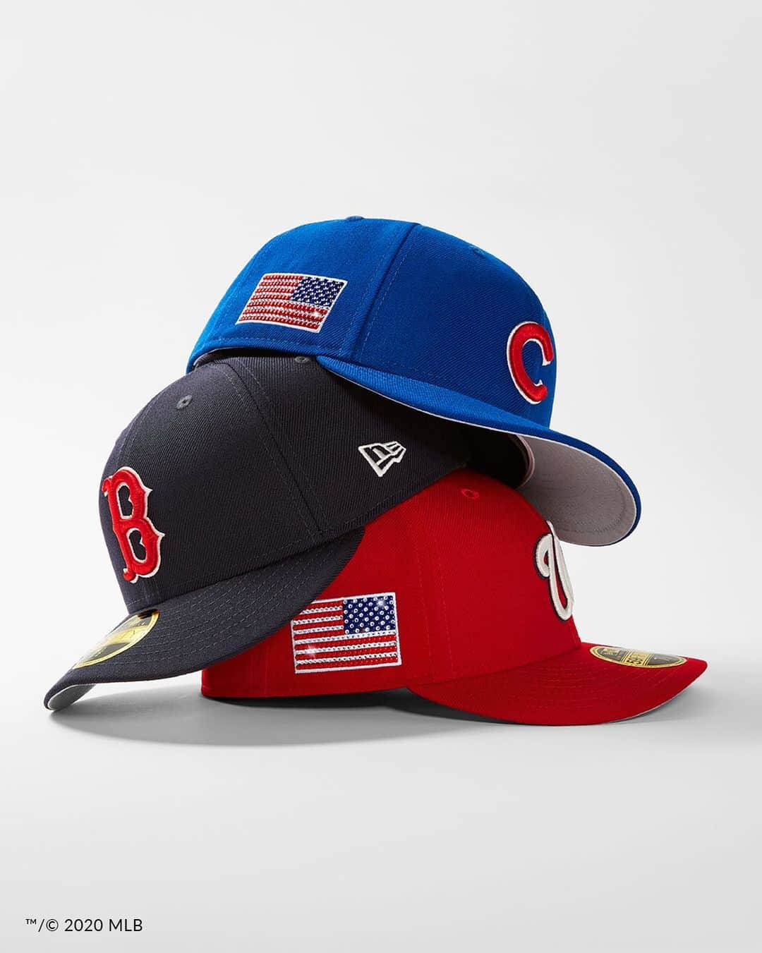 ニューエラ・キャップのインスタグラム：「Our newest collaboration with @swarovski. The Crystals From Swarovski x New Era Cap American Flag Side Patch Collection is available now at neweracap.com」