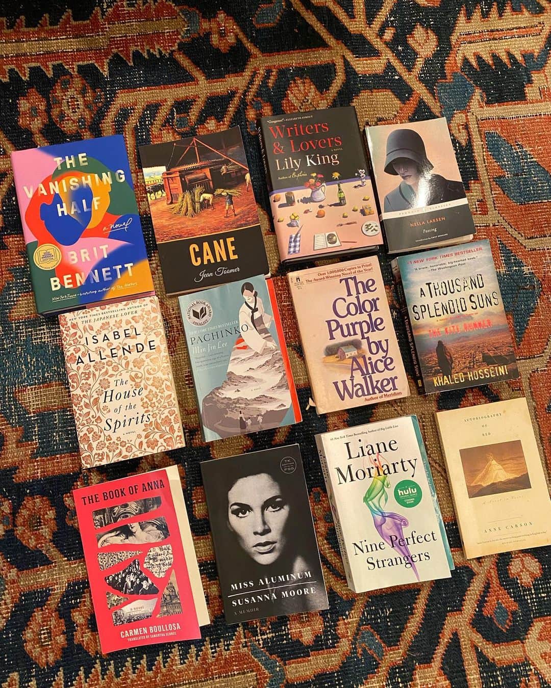 ニコール・リッチーのインスタグラム：「All of the places I traveled to this summer 🌞. Not being able to go to bookstores and have conversations with strangers about books has been one of the biggest bummers of quarantine for me. So I’ll do it here. Lets discuss...」