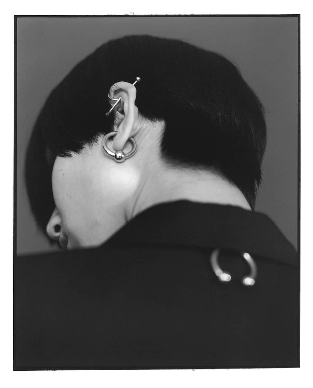 ジョンローレンスサリバンさんのインスタグラム写真 - (ジョンローレンスサリバンInstagram)「2021 SS LOOKBOOK Photographer: Yuto Kudo Stylist: Anna Pesonen  Hair and Make-up: Rie Shiraishi #johnlawrencesullivan」9月14日 23時14分 - johnlawrencesullivan_official