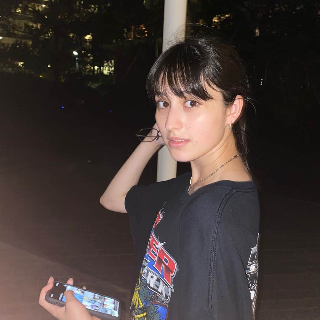 木内舞留さんのインスタグラム写真 - (木内舞留Instagram)「カノジョカン☺︎  カワイイtシャツゲットシタンデス✌︎  オヤスミナサイ☺︎  #marunofuku #古着」9月14日 23時27分 - maru_kiuchi_official