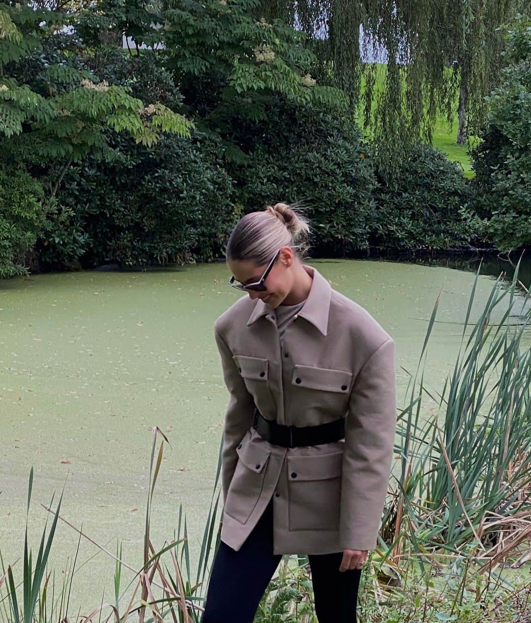 Mathilde Goehlerのインスタグラム：「Always the happiest around serene nature 🖤」