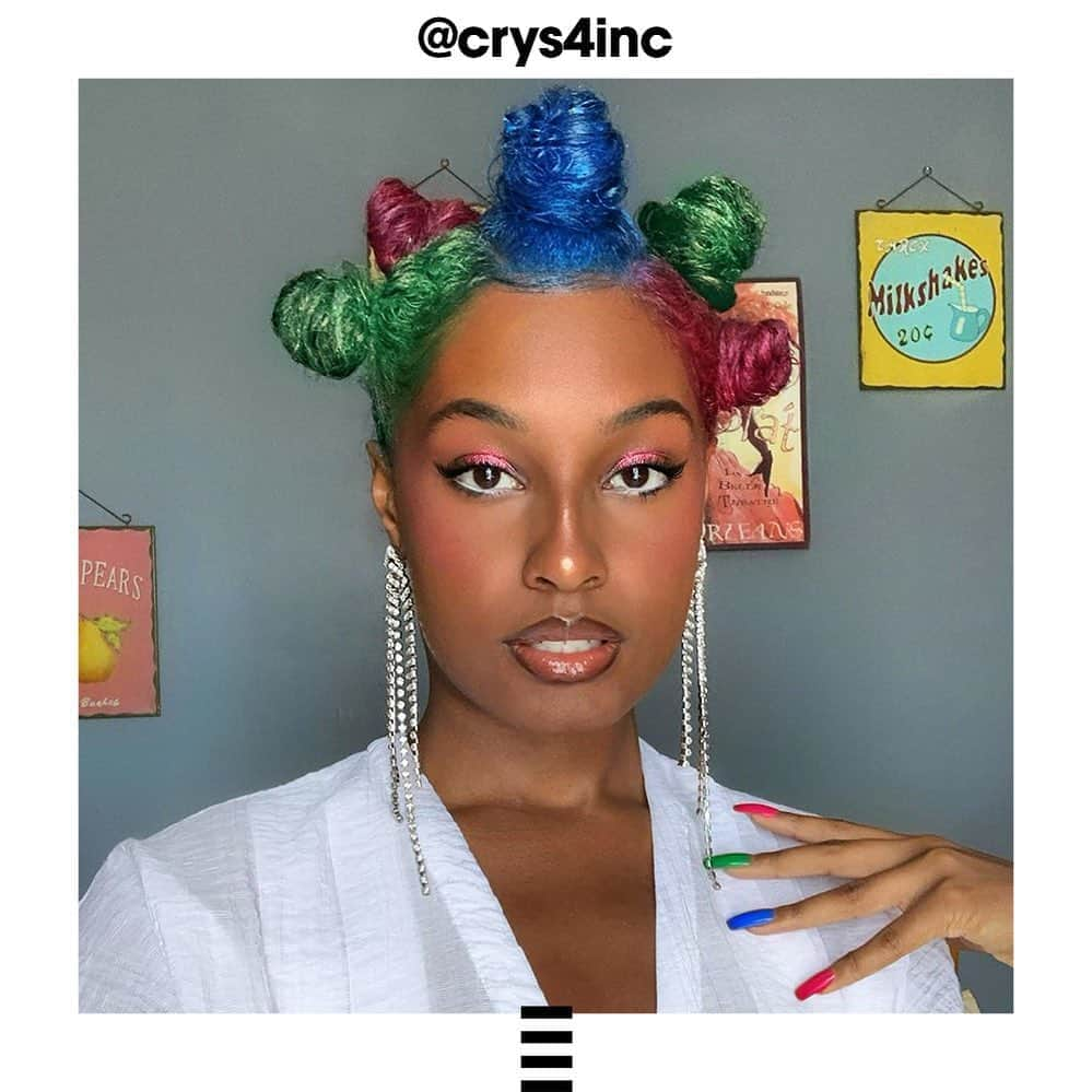 セフォラさんのインスタグラム写真 - (セフォラInstagram)「Iconique 👏🏿 Commentez les émojis qui vous viennent à l'esprit en voyant cette full #FENTYFACE de @crys4inc! (Pour nous : 🥵🦋😍💕)  Produits utilisés : @fentybeauty Profilt'r Foundation (440) @fentybeauty Profilt'r Concealer (420) @fentybeauty Summertime Wine Cream Blush @fentybeauty Galaxy Palette (Mars On Fire) @fentybeauty Flyliner (Cuz I'm Black) @fentybeauty Vivid Eyeliner (Wet Tshirt) @fentybeauty PMS Mattemoiselle Lipstick @fentybeauty Gloss Bomb (Glass Slipper) @fentybeauty Brow MVP (Black-Brown) @fentybeauty Full Frontal Mascara  Uniquement chez SEPHORA. #Regram @crys4inc #SephoraLovesFentyBeauty #SephoraBeautyCommunity #SephoraFrance」9月15日 0時01分 - sephorafrance