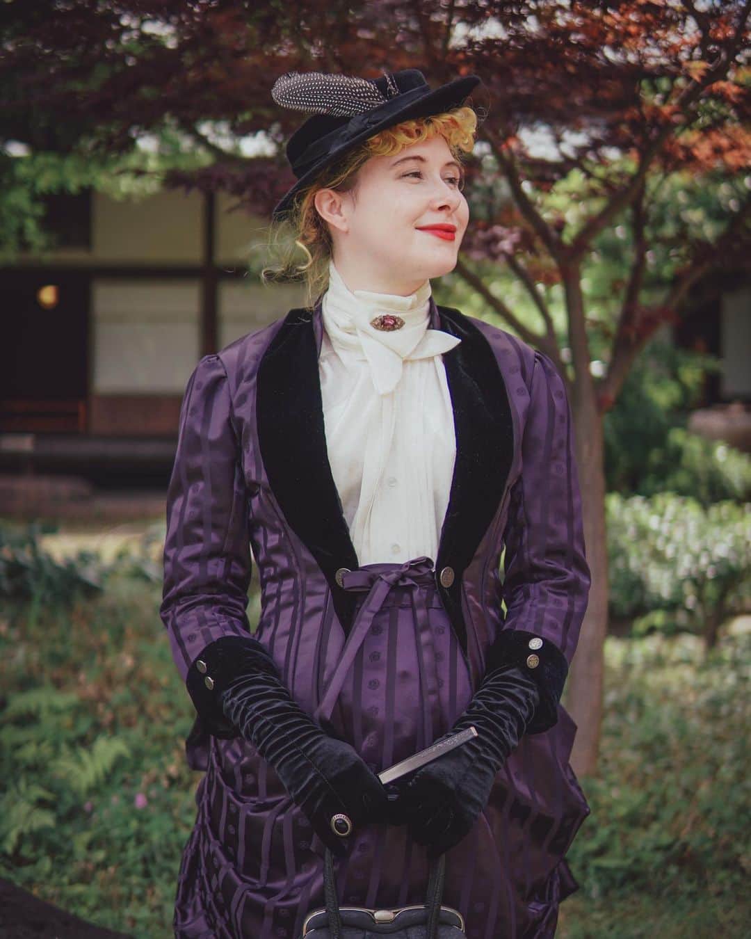 Anji SALZさんのインスタグラム写真 - (Anji SALZInstagram)「Would you care to join me for tea in the year 1887? From March to June I have been sewing my first tailored outfit - a late Victorian era bustle dress. In June @rocketgirlruby , who also joined the fun, ventured out for a fun afternoon. (I know I am super late lol) Just before it got unbearable hot and my bump too visible ☺️😆  More info on the outfit later.  ヴィクトリアン時代へタイムスリップ💫 コロナの中、3月〜6月の間に1887年頃のバスルドレスを縫ってみました。 写真は6月に撮ったもの😂」9月15日 0時01分 - salztokyo