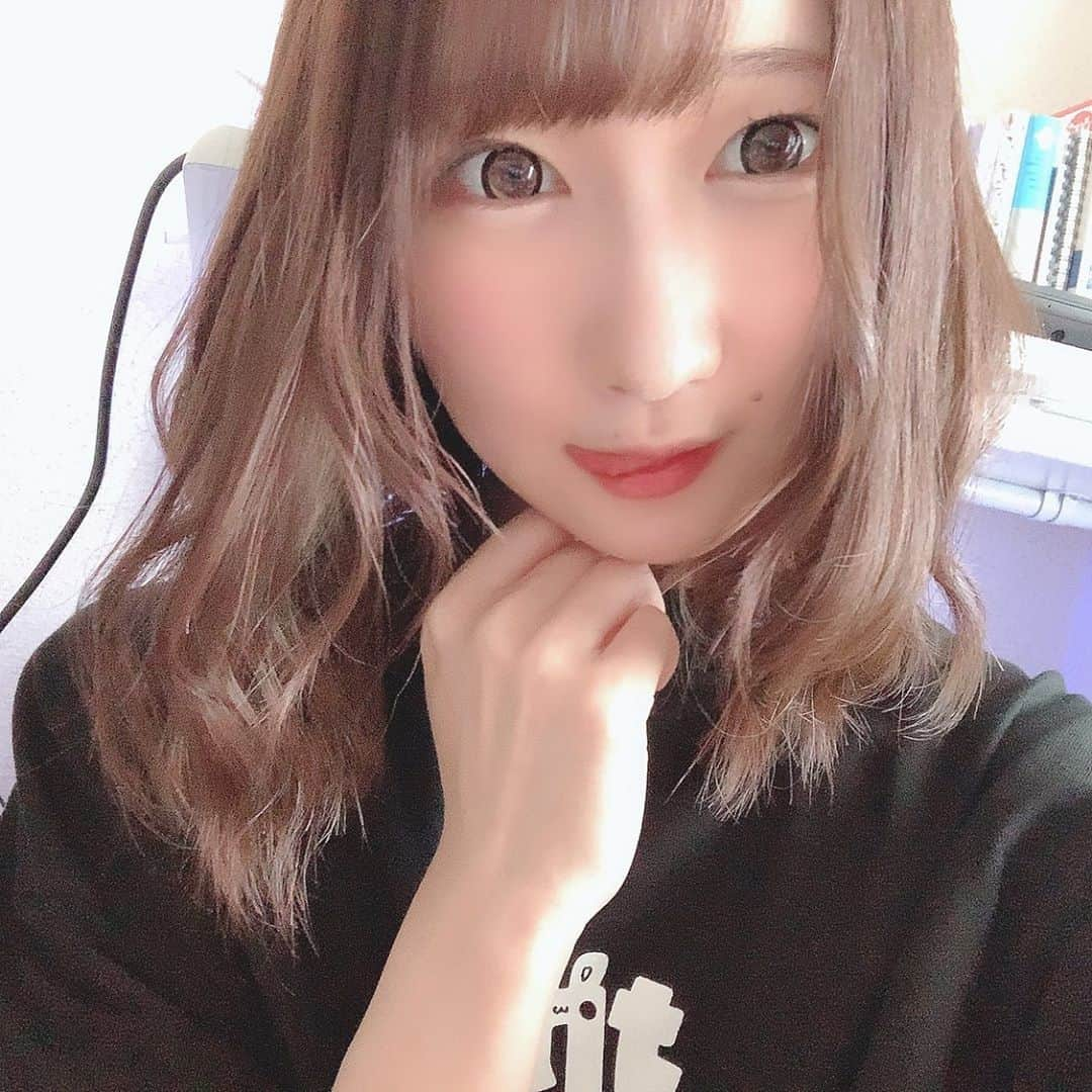 夢乃美咲さんのインスタグラム写真 - (夢乃美咲Instagram)「． ひさしぶりぷか〜‪🛁 うごくちゃんTシャツだう (ほぼ写ってない) ． そろそろ髪の毛暗くしよー！ めっちゃ清楚にしてください！って言お ． #1日1ゆめの #ミスid2021 #セクシーアイドル #うごくちゃん ． 今日も今日とて支離滅裂な文章」9月15日 0時15分 - nosyumenos