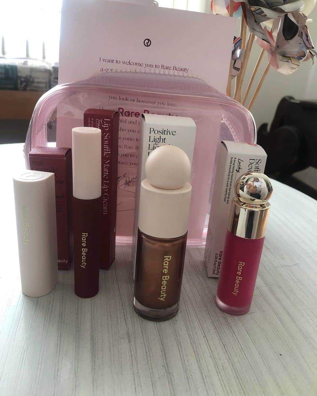 Always With Selenaのインスタグラム：「I am so grateful to Selena and to this wonderful company, thank you so much for always keeping us in mind and for being so wonderful, I CAN'T WAIT TO USE THEM」