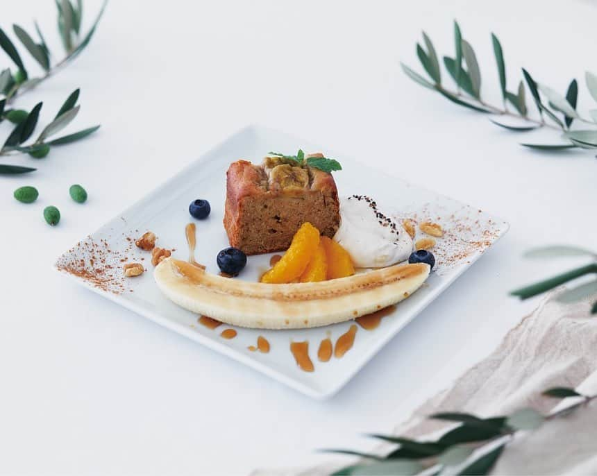 BOTANIST GLOBALさんのインスタグラム写真 - (BOTANIST GLOBALInstagram)「【NEW🌿】 From Saturday, September 5th, BOTANIST Tokyo (@botanist_tokyo) is offering a new limited edition menu inspired by our vegan line! Treat your body to some vegan food that's great to eat and helps you beat the final summer heat ☺️. ⠀⠀⠀ ＜🍽️VEGAN MENU🍹＞  🍰Image 2 Pound Cake w. Banana & Chamomile ✔︎ A chamomile-scented fluffy cake with the gentle sweetness of ripe bananas ✔︎ Enjoy the marriage of the autumnal walnut texture, smooth soy cream and ripe bananas! ✔︎ ¥1,000 (tax included) *drinks included ⠀⠀⠀ 🌰Image 3 Sweet Potato Mont Blanc ✔︎ Smoothly textured Mont-Blanc, like eating sweet potatoes. ✔︎ Accented by the crunchy texture of the adzuki beans spread on top ✔︎ ¥500 (tax included) ⠀⠀⠀ ☕️ Image 4 Delightful Tiramisu ✔︎ Fair Trade coffee beans ✔︎ Cheese-like cream with a hint of acidity ✔︎ Served with a bittersweet, coffee-soaked bun ✔︎ ¥650 (tax included) ⠀⠀⠀ Duration: 9/5 (Sat) - 10/30 (Fri).  *If you have any concerns about your health on the day of your visit, please take a moment to review your condition and enjoy our services in the best possible condition.  Stay Simple. Live Simple. #BOTANIST ⠀  🛀@botanist_official 🗼@botanist_tokyo 🇨🇳@botanist_chinese」9月15日 11時23分 - botanist_global