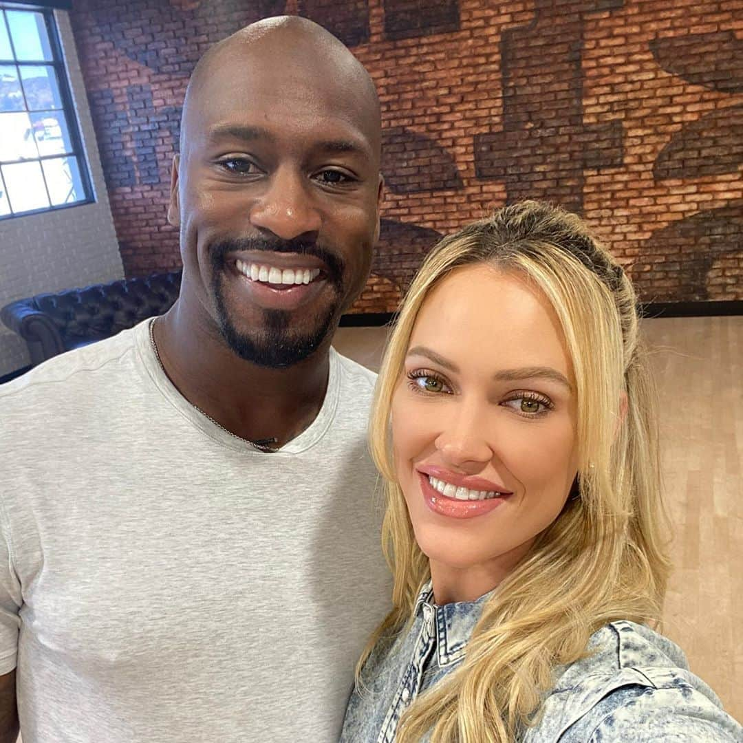 Peta Murgatroydさんのインスタグラム写真 - (Peta MurgatroydInstagram)「💥SECRET’S OUT!!!!💥 I have the incredible @vernondavis85 as my partner this season :) I cannot wait to share this journey with him! Congrats on an amazing first dance babe XO #TeamDavisIsDancing」9月15日 10時11分 - petamurgatroyd