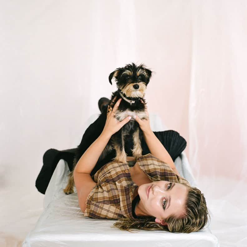 リリ・ラインハルトのインスタグラム：「The true star of every photoshoot.」