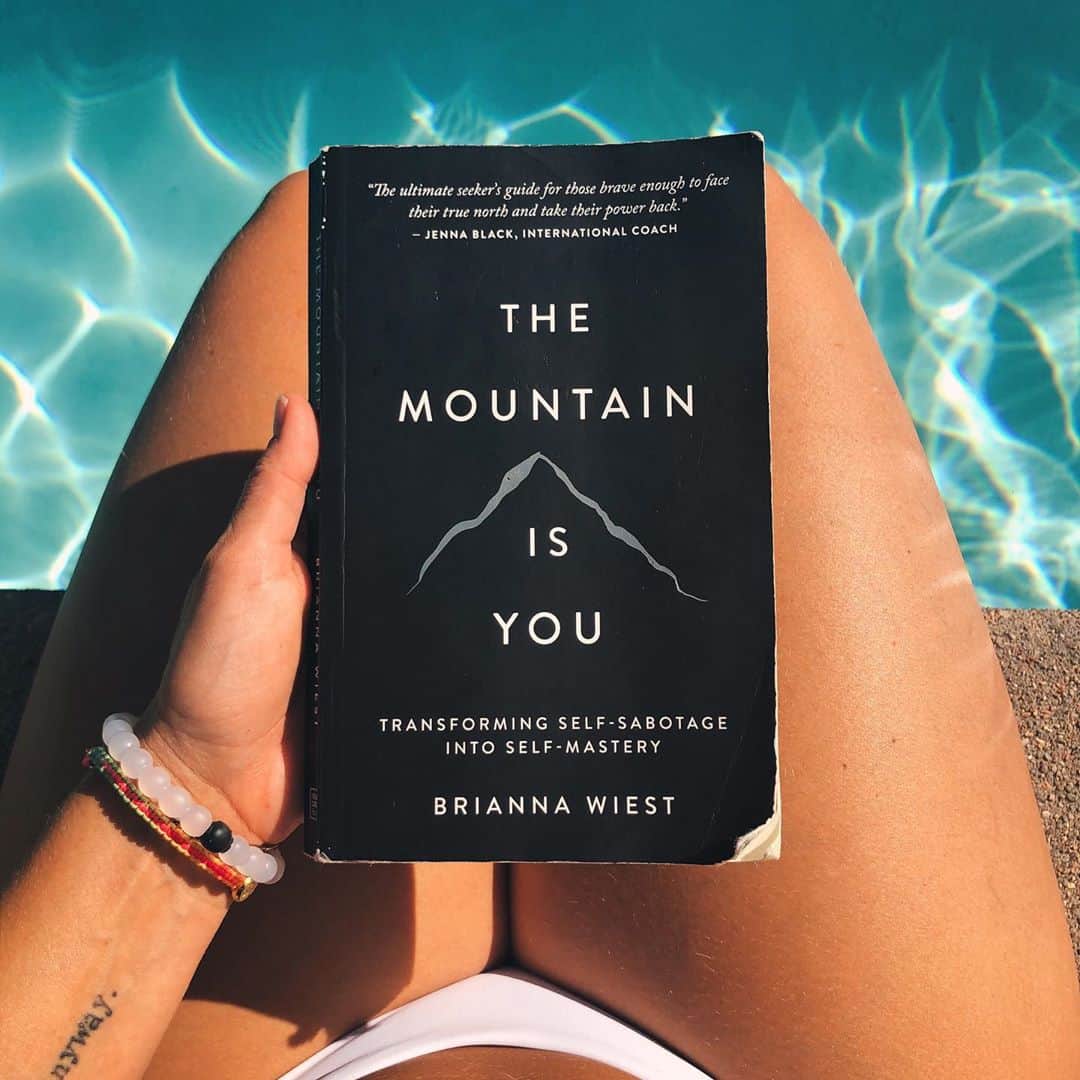 Nicole Mejiaのインスタグラム：「This book hit, and from your reactions to the bits I shared, it seemed to resonate for many of you as well.   And so, here’s one last takeaway from this gem of a book by @briannawiest. ⛰  In chapter 3, titled, “Your Triggers Are Your Guide To Freedom,” Brianna covers how to differentiate between "thoughts that are helpful and intuitive, and thoughts that are damaging and intrusive."  It it fear or love talking? Is it toxic subconscious patterns or your intuitive inner voice?  Here are some of my favorites from her list to help you decipher:  • Intuitive thoughts are calm. Intruding thoughts are hectic and fear-inducing.  • Intuitive thoughts are rational; they make a degree of sense. Intruding thoughts are irrational and often stem from aggrandizing a situation or jumping to the worst conclusion possible.  • Intuitive thoughts help you in the present. They give you information that you need to make a better-informed decision. Intruding thoughts are often random and have nothing to do with what's going on in the moment.  • Intuitive thoughts are "quiet"; intruding thoughts are "loud," which makes one harder to hear than the other.  • Intuitive thoughts often sound loving, while invasive thoughts sound scared.  • Intuitive thoughts usually come out of nowhere; invasive thoughts are usually triggered by external stimuli.  • Intuitive thoughts open your mind to other possibilities; invasive thoughts close your heart and make you feel stuck or condemned.  • Intuitive thoughts come from the perspective of your best self; invasive thoughts come from the perspective of your most fearful, small self.  • Intuitive thoughts solve problems; invasive thoughts create them.  • Intuitive thoughts help you understand what you're thinking and feeling; invasive thoughts assume what other people are thinking and feeling.  • Intuitive thoughts come from a deeper place within you and give you a resounding feeling deep in your gut; invasive thoughts keep you stuck in your head and give you a panicked feeling.  🖤」