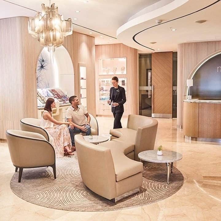 Clarins Canadaのインスタグラム