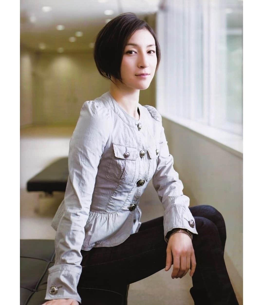 広末涼子ファンのインスタグラム：「マガジン「CREA（クレア） 2010年5月号」  #広末涼子 #hirosueryoko #ryokohirosue #ヒロスエ写真集」