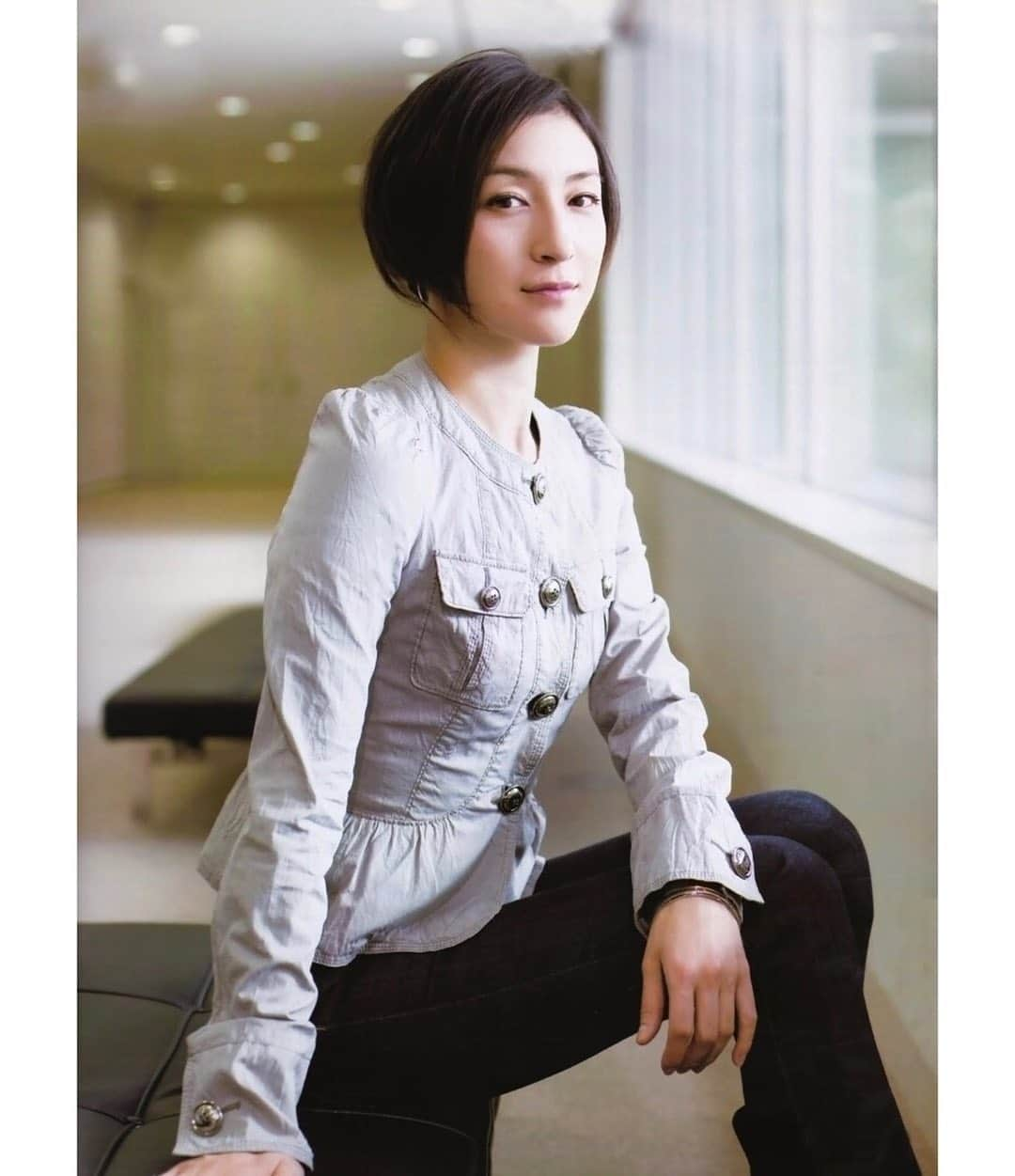 広末涼子ファンさんのインスタグラム写真 - (広末涼子ファンInstagram)「マガジン「CREA（クレア） 2010年5月号」  #広末涼子 #hirosueryoko #ryokohirosue #ヒロスエ写真集」9月15日 10時47分 - hirosue_ryoko_fan