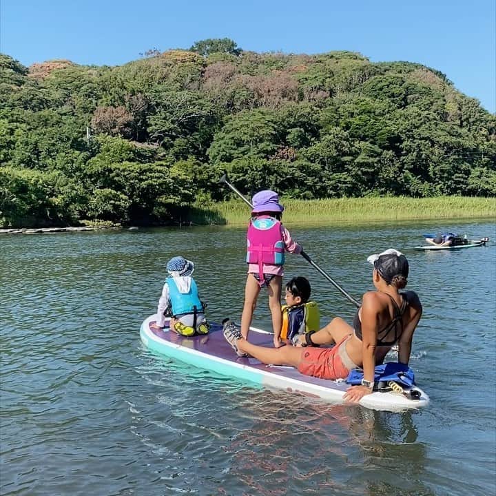 のインスタグラム：「🤣❤️  山奥まで行けますか〜？  は〜い  お願いしま〜す  #記録 #大切なもの #常に保存  #自由時間　  #kids  #supkids #sup #supyoga #探検隊  目指すは　#natural #junglecruise #disneyland」