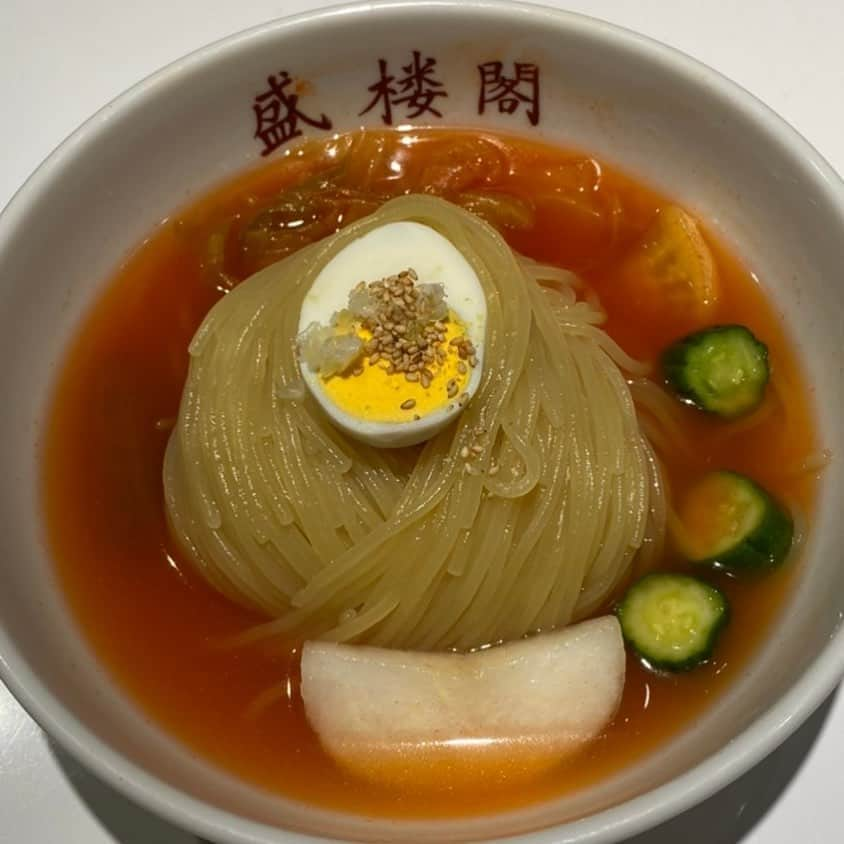 KYAM(きゃむ)さんのインスタグラム写真 - (KYAM(きゃむ)Instagram)「【グルメ紹介IN岩手】  . 韓国で食べた冷麺より、 盛楼閣の冷麺の方が美味しかった😋 麺が極太で、 スープも全部飲み干せるくらい うんまい(´౿`)♡ 焼肉屋さんなのに、 みんな冷麺しか頼んでなくて ビックリした🤣🤣 盛岡駅のすぐ目の前にあるので、 盛岡行った際には食べてみてね❣️ . . . . #きゃむっと旅 #埼玉なう #埼玉で応援協力してくれる方DM下さい❤ #100万人チャンネル登録行くまで家に帰れません #盛岡 #morioka #盛岡グルメ #冷麺 #盛楼閣 #きゃむ #kyam #djkyam #きゃむはめ波 #youtuber  #youtubeやってますプロフィールにurlあります  #lol #likeplease  #likeforfollow  #ふぁいんだー越しの私の世界  #instagood  #instalike #japanesegirl  #japan  #model #love #つながりたい人とつながりたい  #推してください💖  #みんなの力できゃむを有名にして下さい #有名になりたい  #歩く栄養ドリンク目指してます」9月15日 11時05分 - kyamhameha