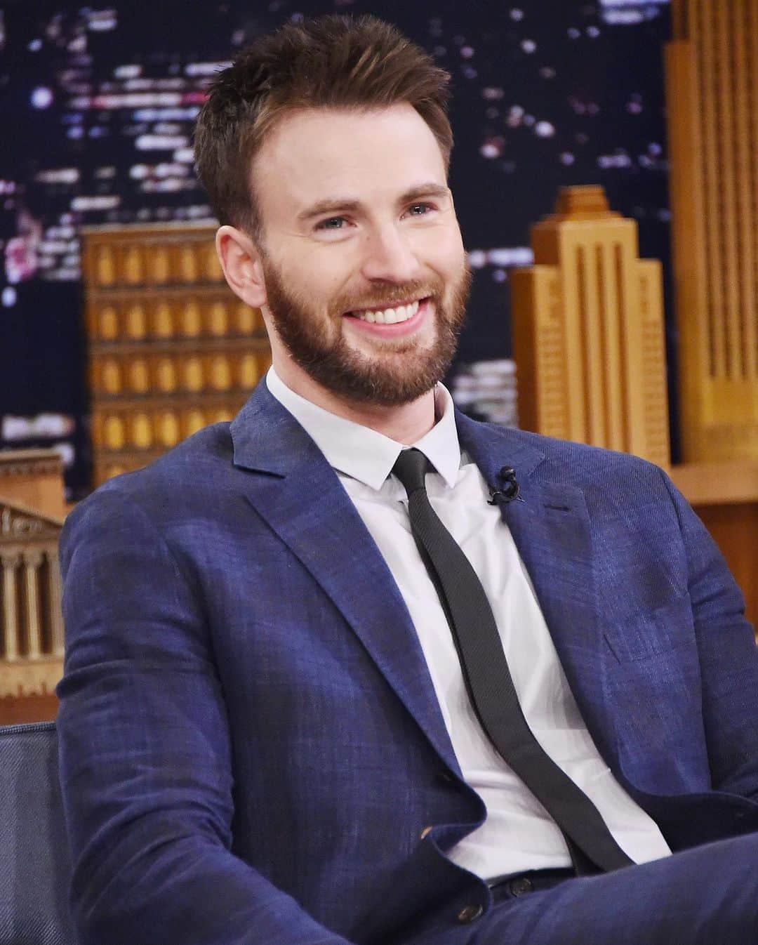 Just Jaredさんのインスタグラム写真 - (Just JaredInstagram)「Chris Evans has broken his silence after accidentally leaking a NSFW photo on his Instagram account. Tap this photo at the LINK IN BIO for the full story. #ChrisEvans Photo: Getty」9月15日 11時13分 - justjared