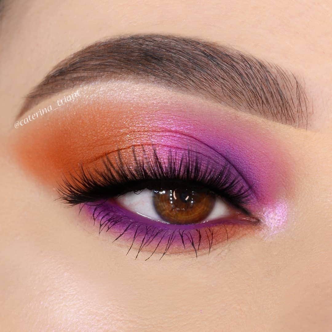 ULTA Beautyさんのインスタグラム写真 - (ULTA BeautyInstagram)「Starting this week off with a lil’ pop of color in your feed 💞 Swipe to see step-by-step how @caterina_triant achieved this look 👀 #ultabeauty   She used: @anastasiabeverlyhills @norvina  @anastasiasoare Dipbrow gel  Clear Brow gel @morphebrushes @jaclynhillcosmetics volume 2 palette @buxomcosmetics Lash mascara @wetnwildbeauty photo focus foundation  concealer  Beauty, your way 🙌 Share your pics with us by using #ultabeauty 🧡 #Regram 📷: @caterina_triant」9月15日 2時29分 - ultabeauty