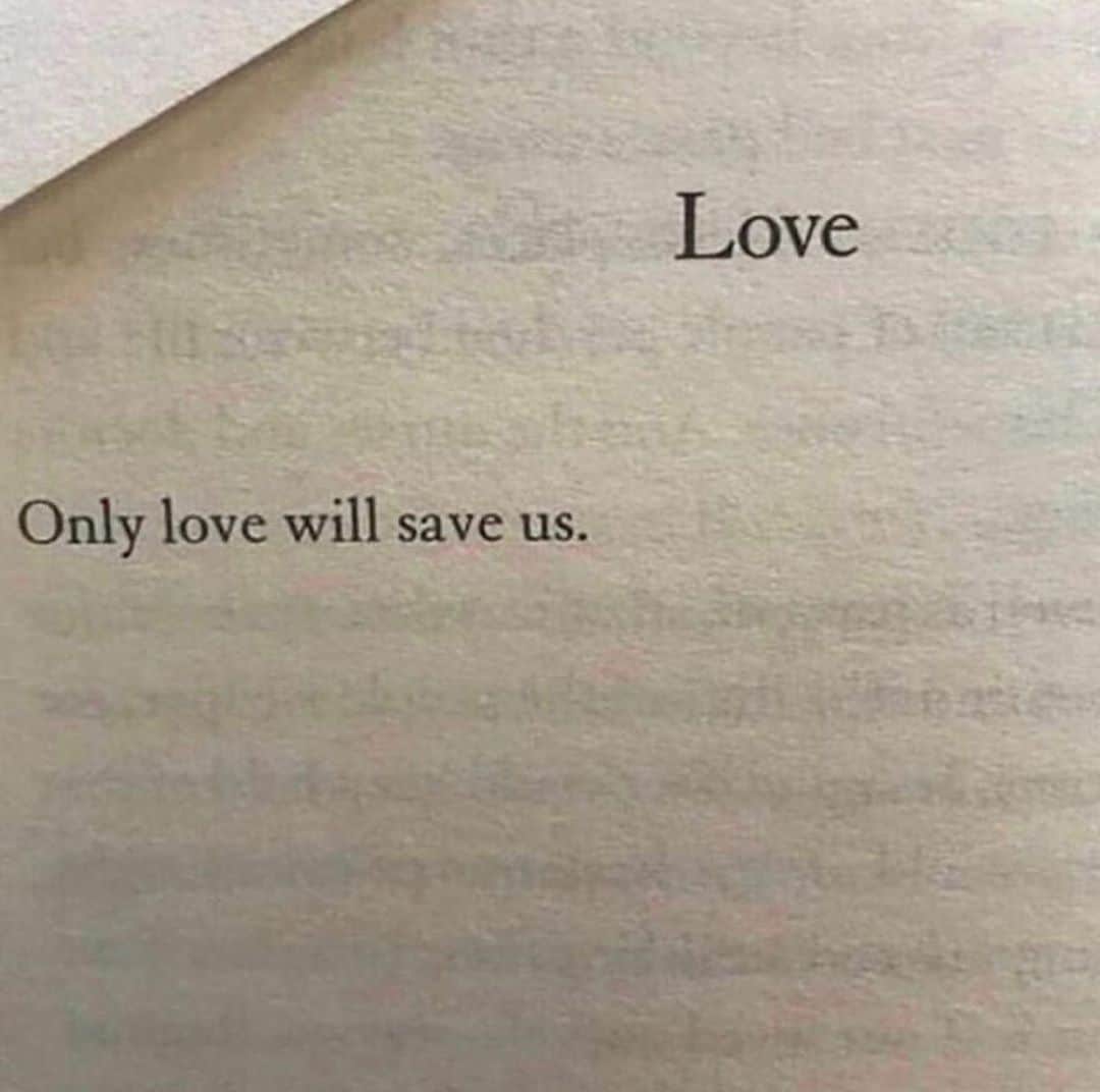 Mathilde Goehlerのインスタグラム：「And we need it more than ever 🖤」