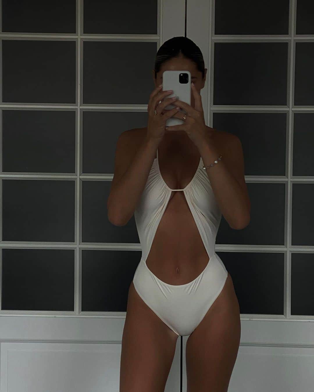 Mathilde Goehlerのインスタグラム：「Reklame.. Swim team」