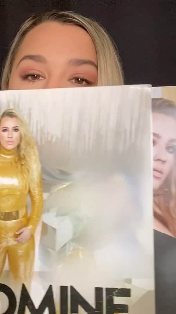 ギャビー・バレットのインスタグラム：「I HAD to make a Vinyl version ALL Gold ✨ :) You can purchase your own vinyl on my website, or enter to win a signed copy and turntable - link in my bio!💛」