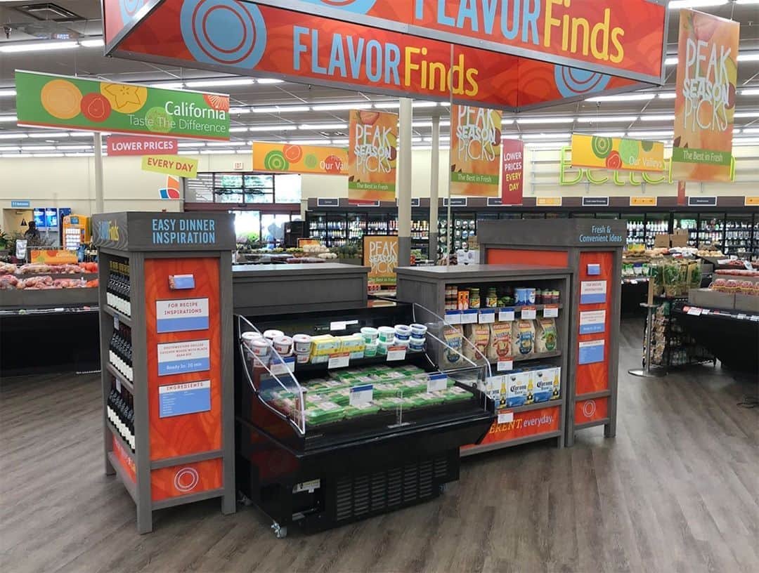 Panasonicさんのインスタグラム写真 - (PanasonicInstagram)「Busy schedules make family meal times challenging. September is Family Meals Month™! Give shoppers easy fixin’ ideas with fresh meal kits - displayed anywhere in the store in @Hussmann mobile, self-contained merchandisers. #familymealsmonth」9月15日 4時01分 - panasonic