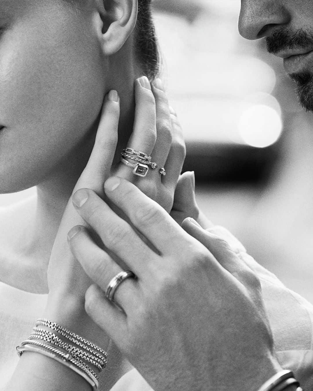 デビッドヤーマンのインスタグラム：「Wedding bands need not match. Our collections let you create the perfect stack and express your individuality. #DavidYurman」