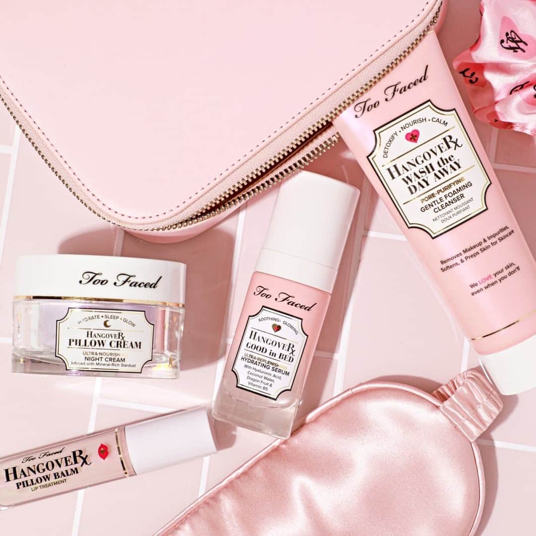 Too Facedさんのインスタグラム写真 - (Too FacedInstagram)「Bedtime routine essentials 🌙  Make the most of your beauty sleep with our hydrating and nourishing Hangover Good in Bed Serum. 💕 Tap to shop @sephora #tfhangover #toofaced」9月15日 3時55分 - toofaced