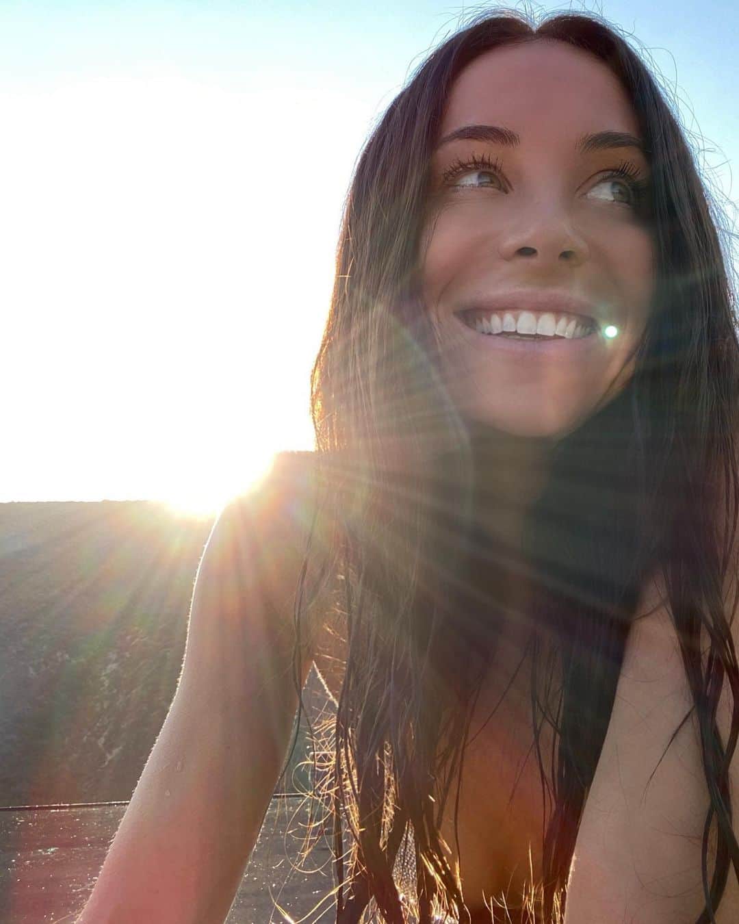 マンディー・ジルーのインスタグラム：「🌅」