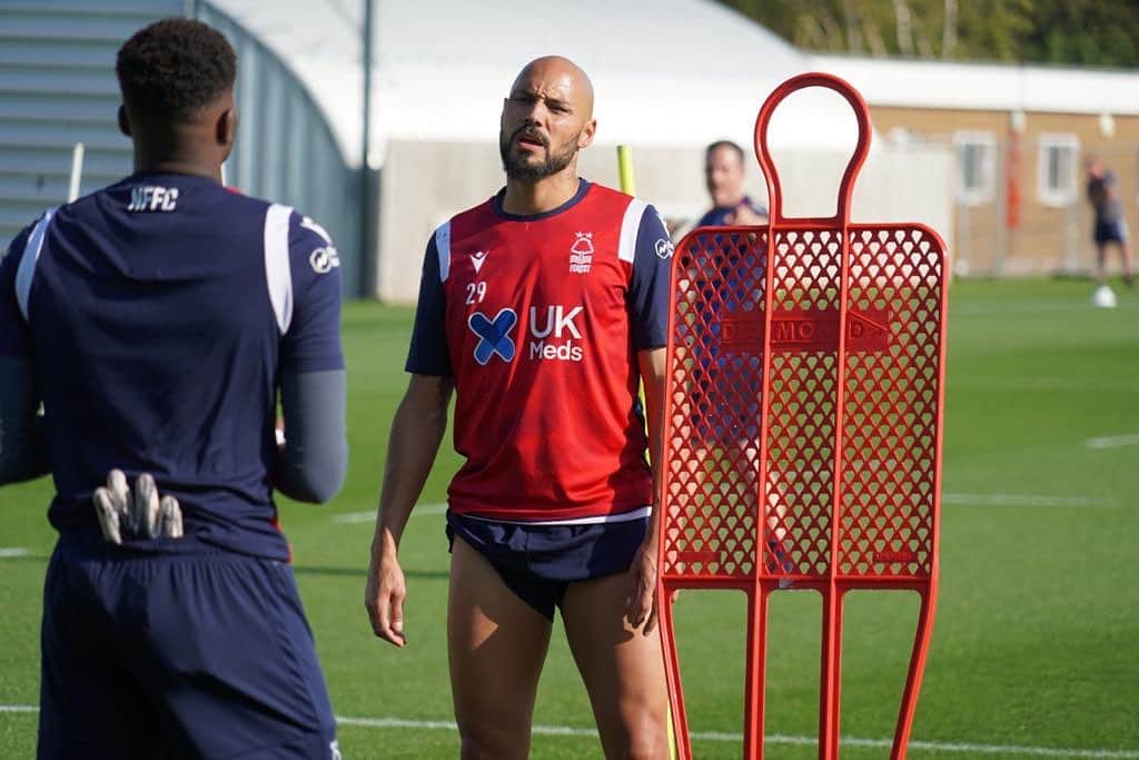 ヨアン・ベナルアンのインスタグラム：「The week restart, focus on the next game @brice_samba1 ⚽️🦅」