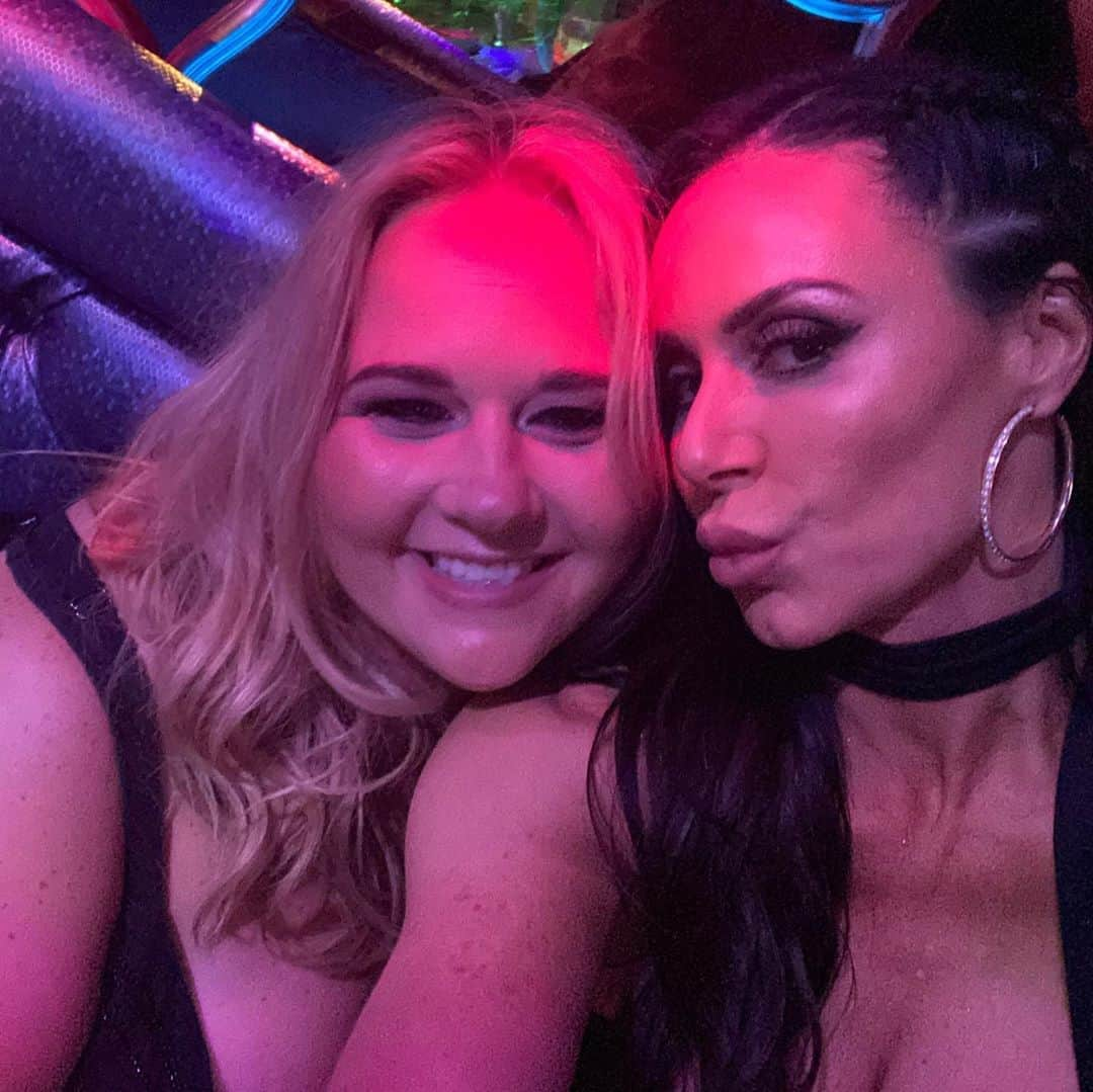 Kendra Lustさんのインスタグラム写真 - (Kendra LustInstagram)「Vegas was fun 🙌🏻 thank you to everyone that helped me celebrate my birthday it was a blast! #whathappensinvegasendsuponinstagram #vegasstrip」9月15日 4時06分 - kendralust