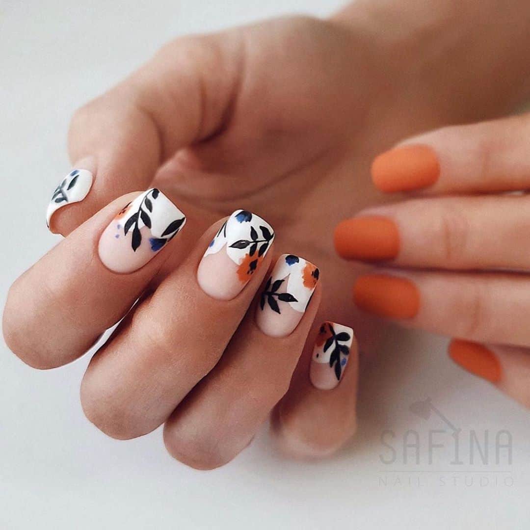 Soniaさんのインスタグラム写真 - (SoniaInstagram)「Which would you choose? Fall manis by the incredible @safinailstudio✨」9月15日 4時32分 - badgirlnails