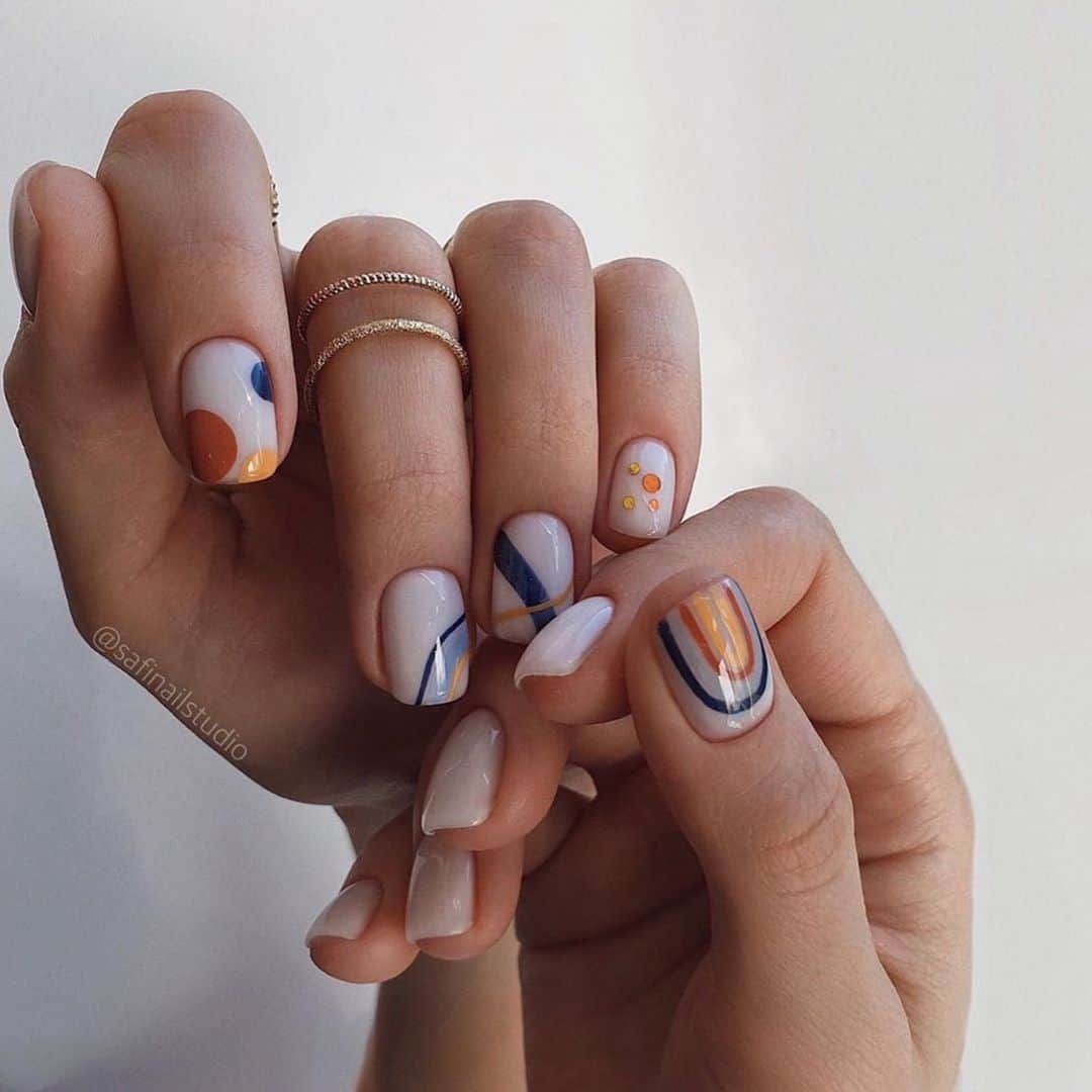 Soniaさんのインスタグラム写真 - (SoniaInstagram)「Which would you choose? Fall manis by the incredible @safinailstudio✨」9月15日 4時32分 - badgirlnails