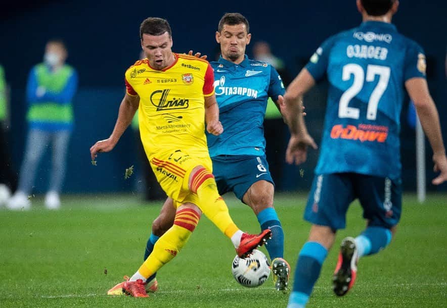 デヤン・ロヴレンのインスタグラム：「Good win today. 💪🏻  Well done boys!   🔵🔵🔵 #zenit」