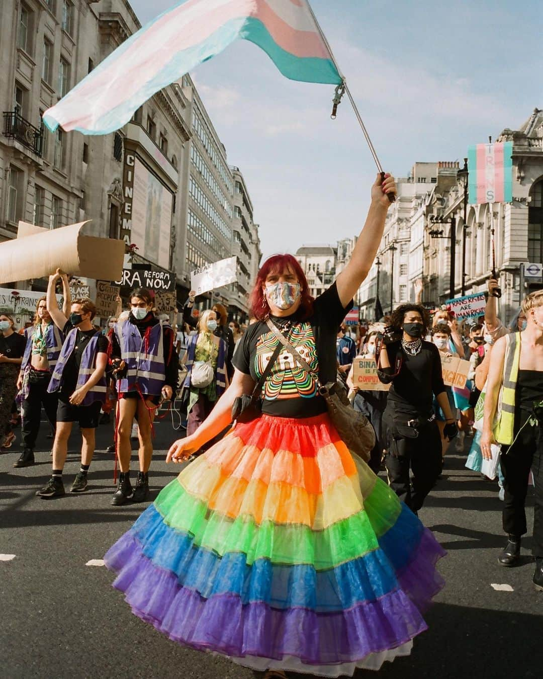 British Vogueさんのインスタグラム写真 - (British VogueInstagram)「The second ever London Trans+ Pride event took place on Saturday – and this year felt more urgent than ever. Wearing masks and hoisting flags, the crowd made its way down Piccadilly in a socially-distanced manner, marching to demand legal recognition for non-binary people, progressive reforms to the UK’s Gender Recognition Act, and an end to non-consensual surgeries on intersex people. At the link in bio, see a selection of moving images of #TransPride photographed by @HarryBowley exclusively for #BritishVogue.」9月15日 4時54分 - britishvogue