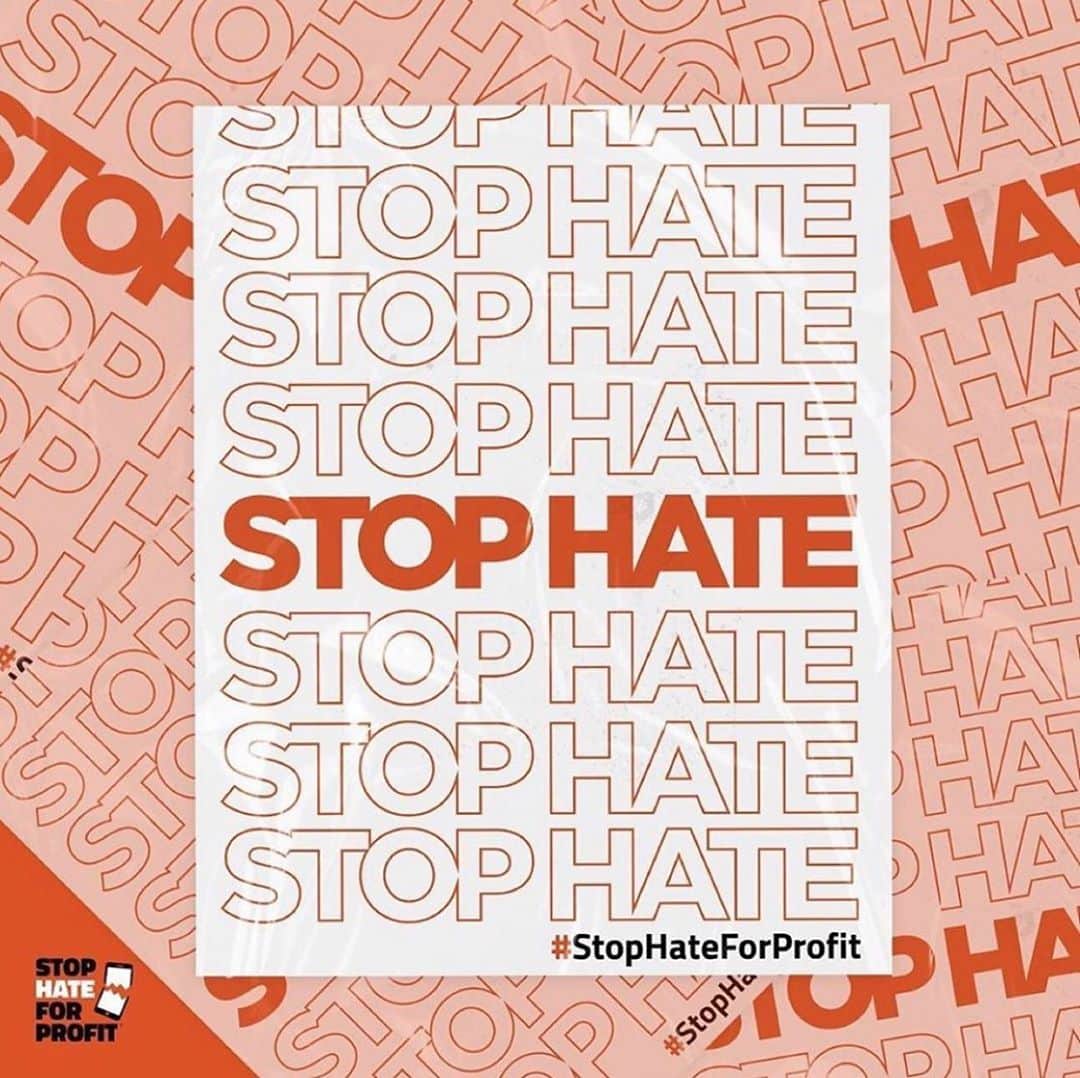 アナベル・ウォーリスのインスタグラム：「This morning the biggest civil rights organizations came out asking for users of Instagram to use this platform to protest Mark Zuckerberg’s use of Facebook/Instagram to spread lethal lies, that undermine elections and incite racial hatred. I agree to join and if you agree, then please do and encourage others to. One man makes the decisions on what information 2 billion people receive. I won’t be posting anything on Wednesday and as requested by these orgs, I will post only messages challenging Facebook/Instagram to make their organization less immoral. #stophateforprofit #instafreeze #naacp #colorofchange」