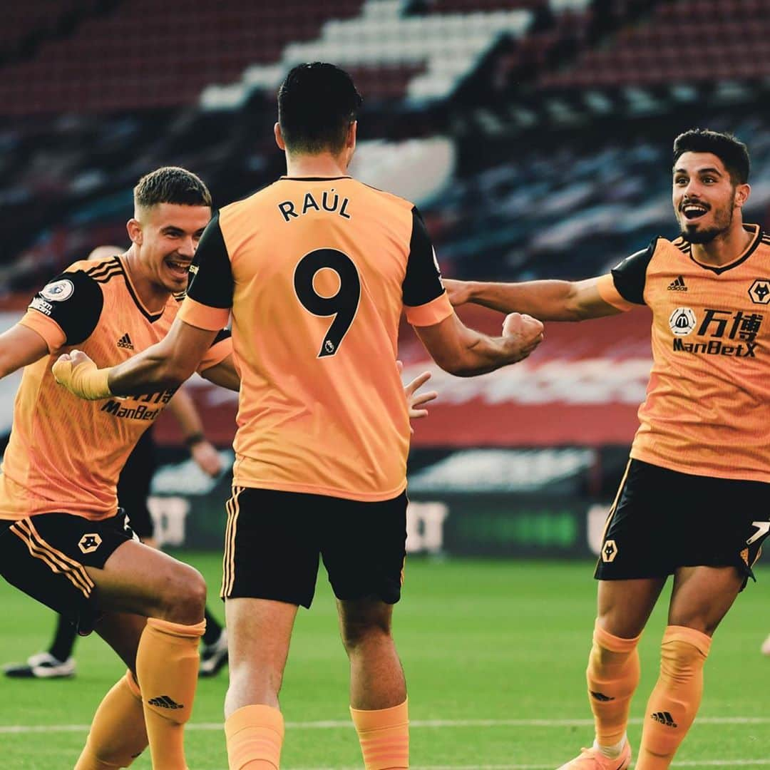 ラウール・ヒメネスさんのインスタグラム写真 - (ラウール・ヒメネスInstagram)「Great way to start the season and very happy to reach 100 games here at wolves/ Gran manera de empezar la temporada y muy feliz de llegar a los 100 partidos con los wolves ⚽️🐺🔶」9月15日 5時10分 - raulalonsojimenez9