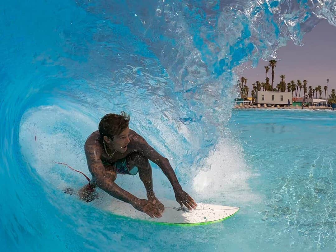 Robbie Crawfordさんのインスタグラム写真 - (Robbie CrawfordInstagram)「Three of the greatest to ever throw a board on the ground throwing it down on water at @thepalmspringssurfclub • @greyson_fletcher x @shecks x @dannyway #GoPro #fun」9月15日 5時19分 - robbiecrawford