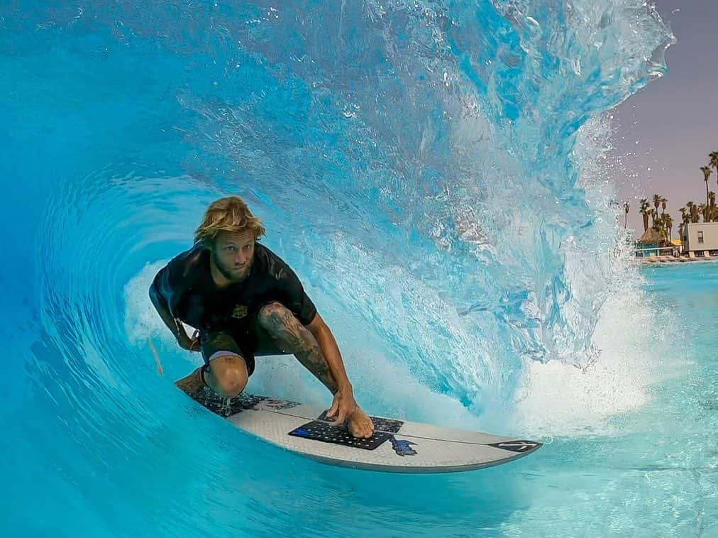 Robbie Crawfordさんのインスタグラム写真 - (Robbie CrawfordInstagram)「Three of the greatest to ever throw a board on the ground throwing it down on water at @thepalmspringssurfclub • @greyson_fletcher x @shecks x @dannyway #GoPro #fun」9月15日 5時19分 - robbiecrawford