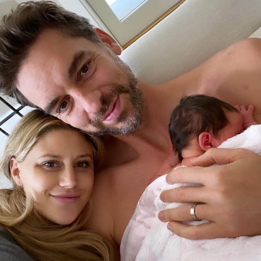 パウ・ガソルのインスタグラム：「No words needed... ❤️ No hacen falta palabras... 😍 #GirlDad #Family #Love」