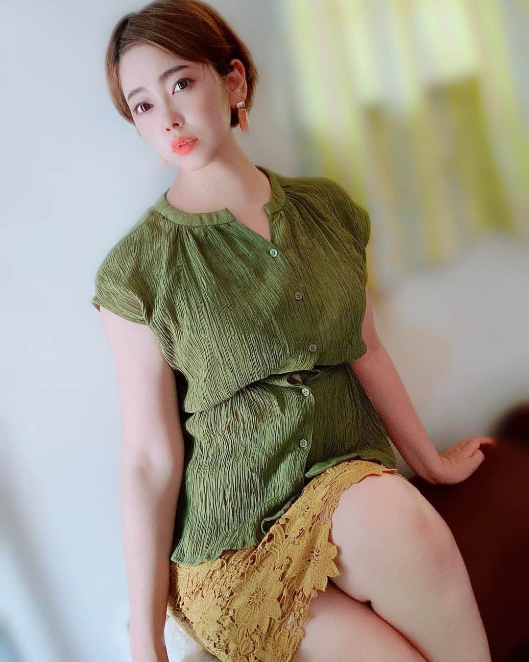 熟女の着衣タイトスカート画像 
