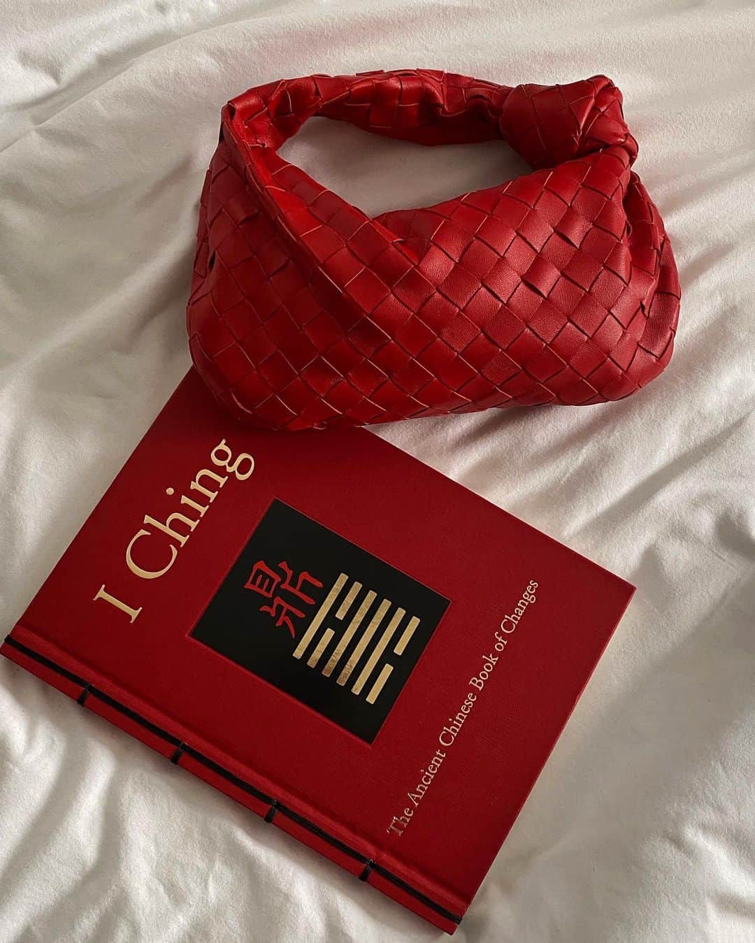 NATALIE LIAOさんのインスタグラム写真 - (NATALIE LIAOInstagram)「Red is a neutral color to me. When the red is so seductive I just wanna drown myself in it」9月15日 6時24分 - fongminliao