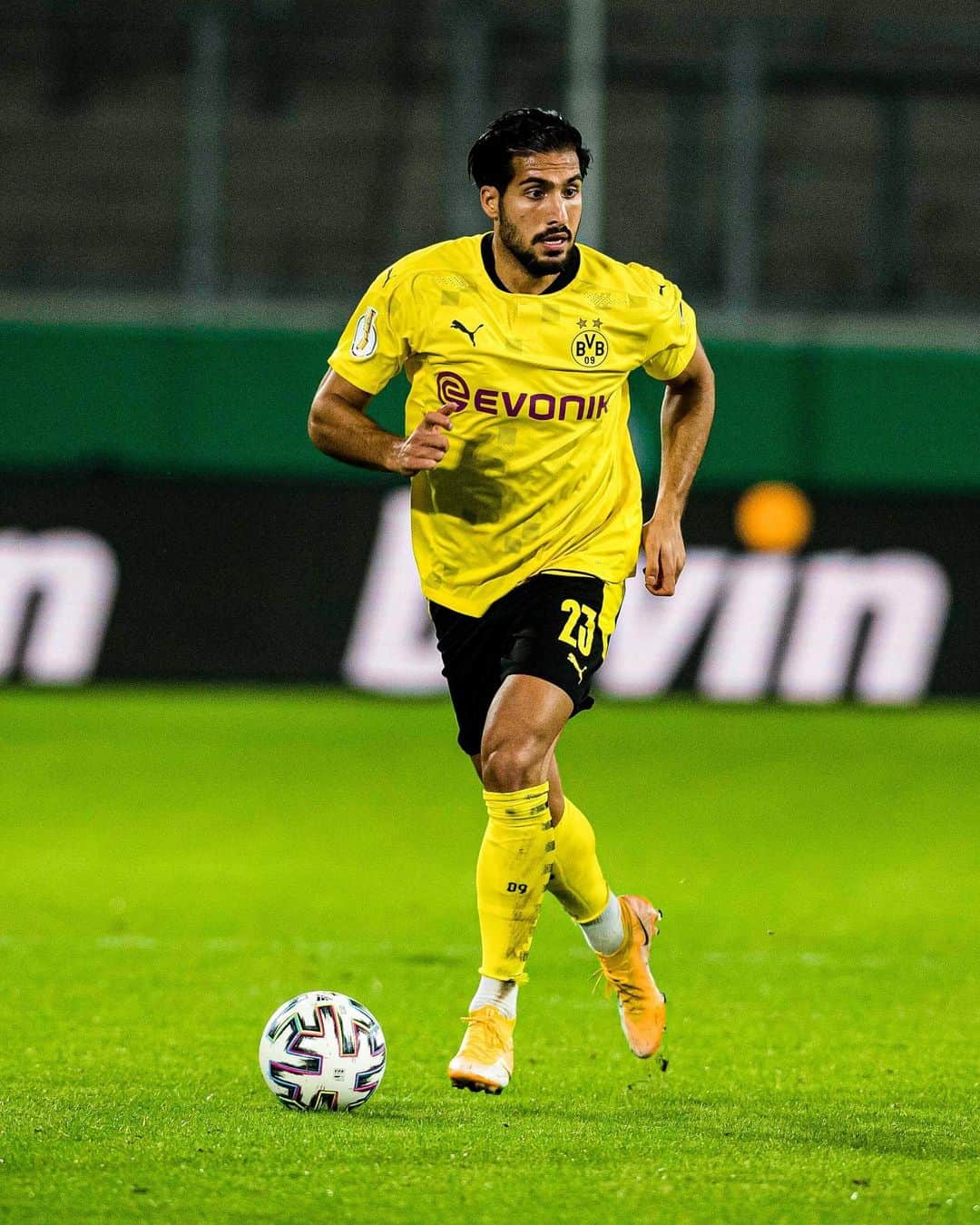 エムレ・カンのインスタグラム：「Happy to be back with a good start to our #DFBPokal journey 💪⚽️! @BVB09 #EC23 #weCan」